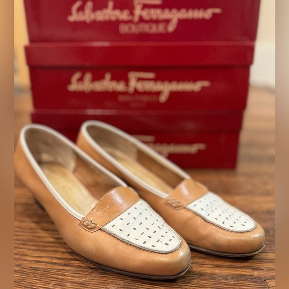 Salvatore Ferragamo Vintage 70’s Brown and Cream Tulips Women's Loafers size 6.5 - Picture 1 of 8